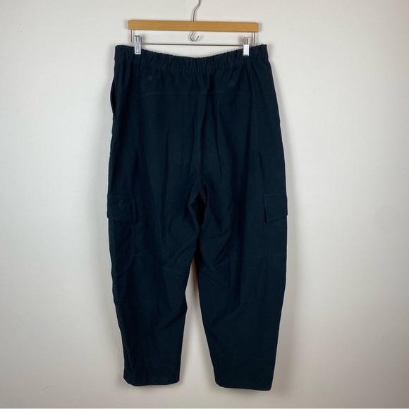 Lululemon Light Utilitech High Rise Cargo Pocket Pants - Picture 4 of 6